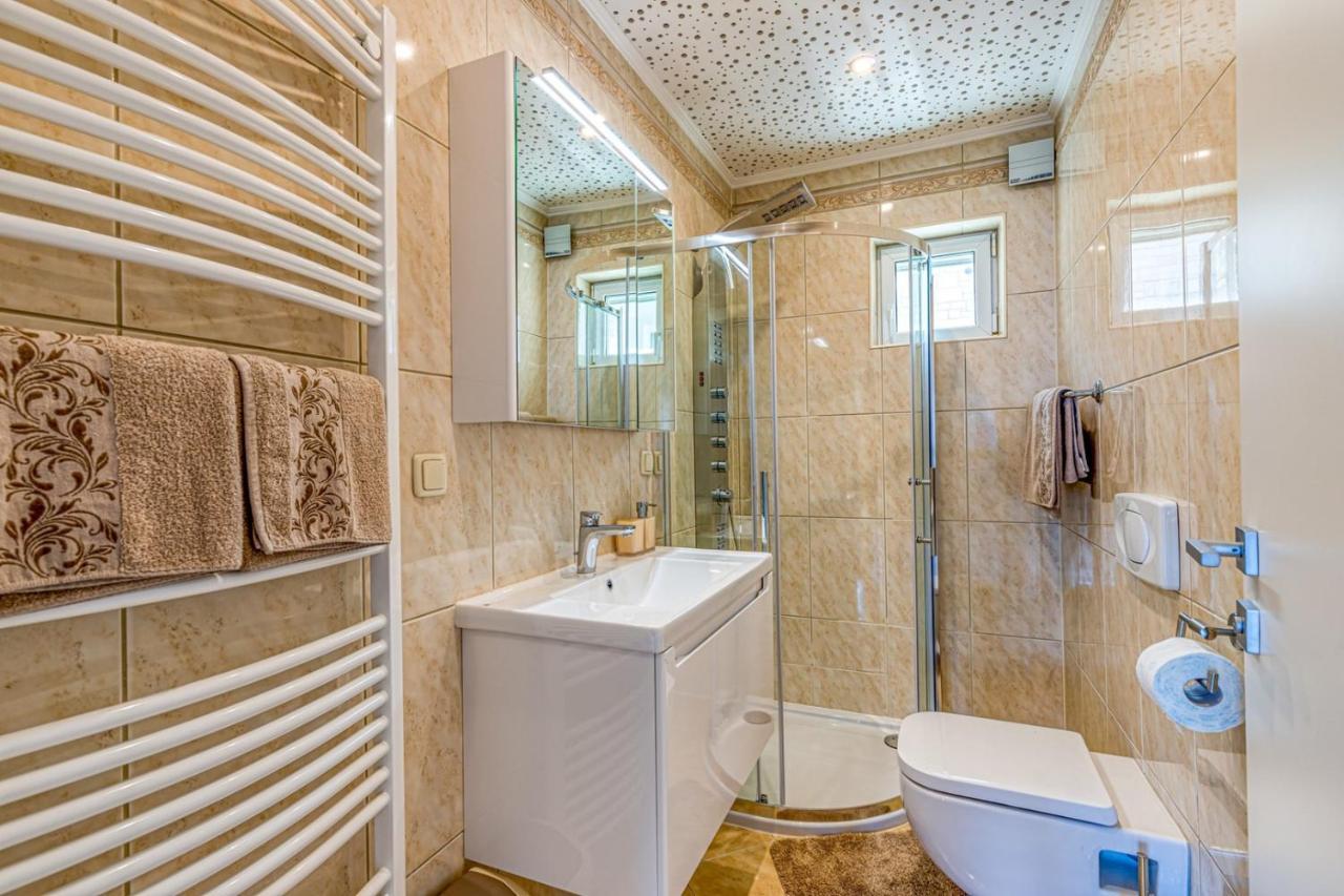 Villa Milena With Pool And Sea View Црвений Врх Екстер'єр фото